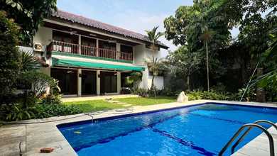 Rumah Mewah di Kawasan Kemang, Jakarta Selatan, LB 450m², Harga 22 Miliar