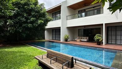 Rumah Elegan di Kebayoran Baru, Jakarta Selatan, 5 Kamar Tidur, LT 680m²