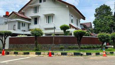 Rumah Elegan di Kebayoran Baru, Jakarta Selatan, 4 KT, LT 434m²