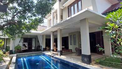 Dijual rumah Eksklusif di Kemang, Jakarta Selatan - LT 907m²