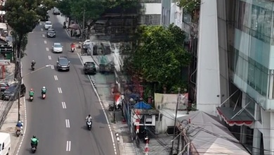 Gedung 4 Lantai Di Radio Dalam Dengan Parkiran Luas