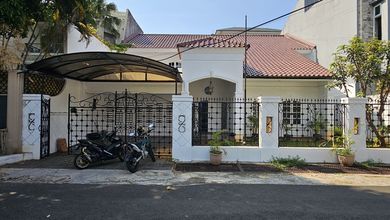 Hunian Prestisius di Kawasan Kebayoran Baru, Jakarta Selatan, LB 361m², Harga 27 Miliar